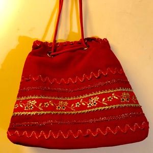 Gift bag  can hold vanity items